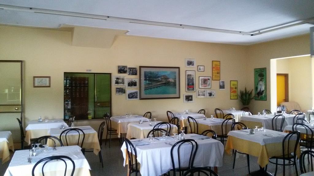 Albergo Del Po Viadana Bagian luar foto